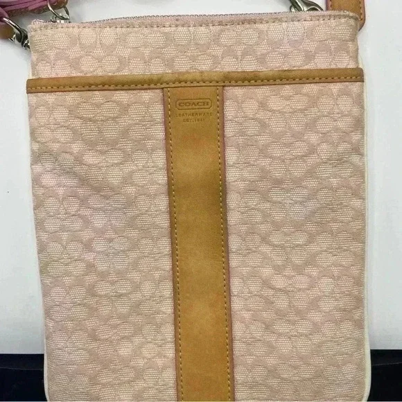 Coach Signature C Pink Crossbody Authentic Leather and Jacquard - Picture 9 of 14